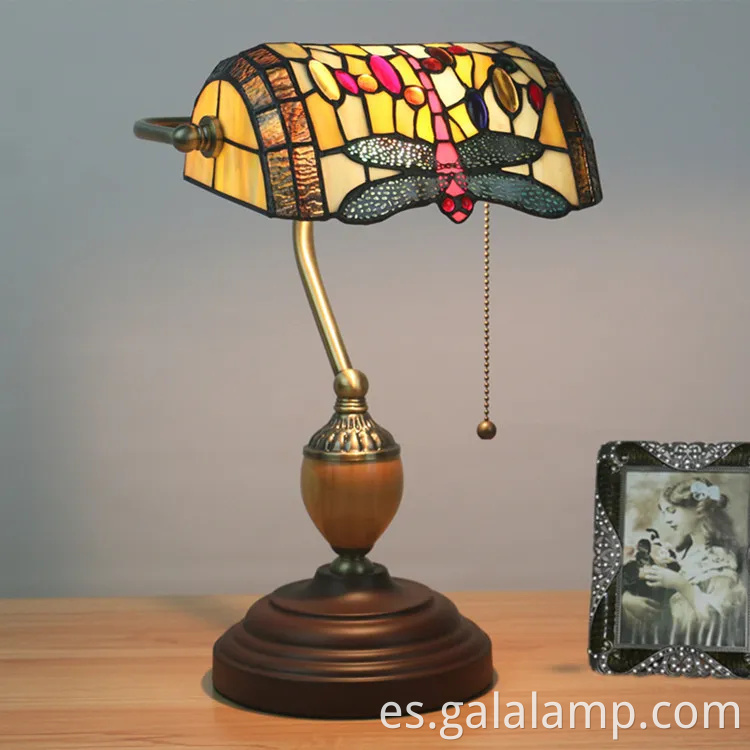 Luces de bancos europeos, bares y cafés artísticos, lámparas de escritorio nostálgicas